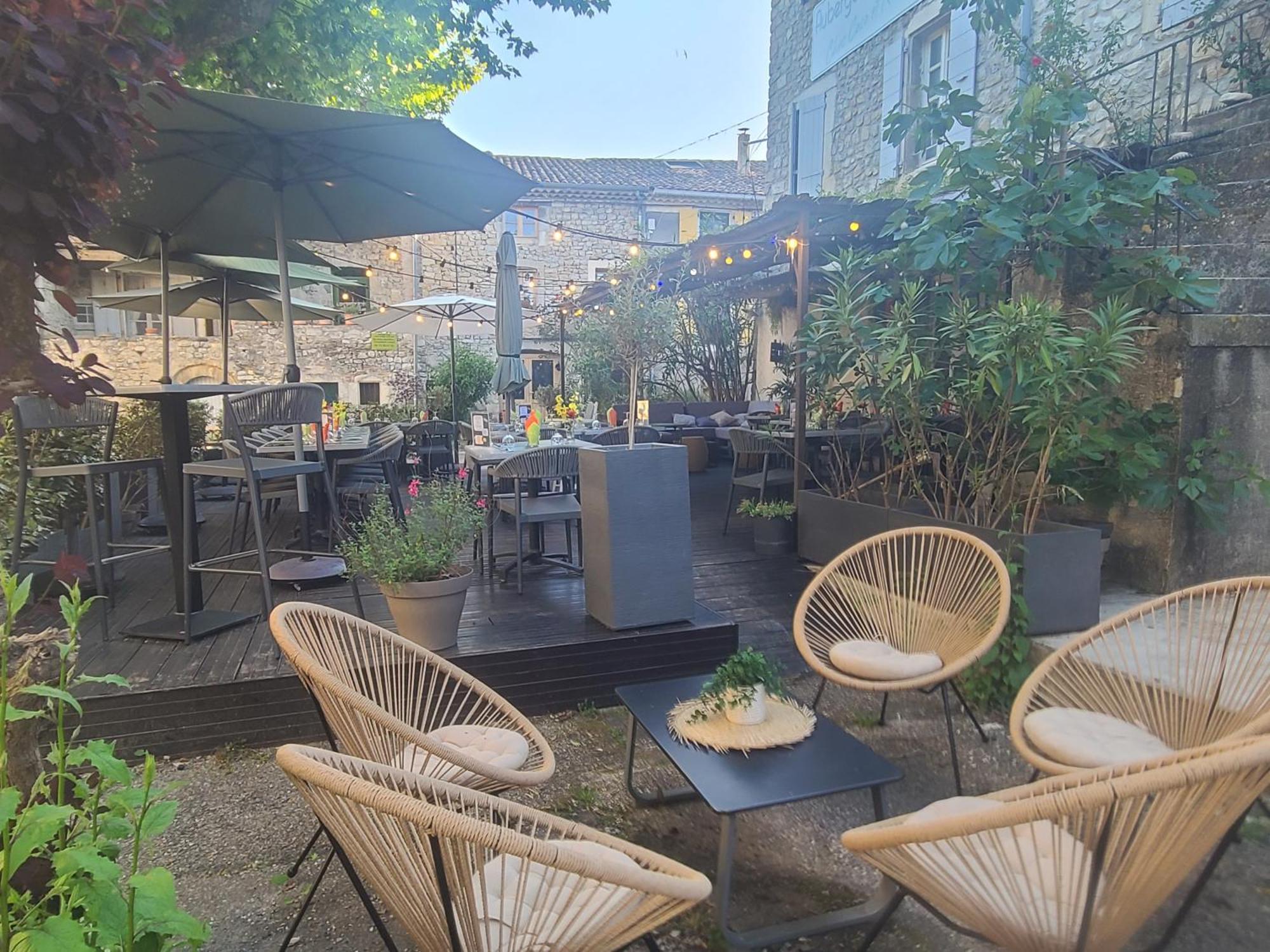 Auberge De L Helvie Chez Coco & Ricou Valvigneres Exteriör bild